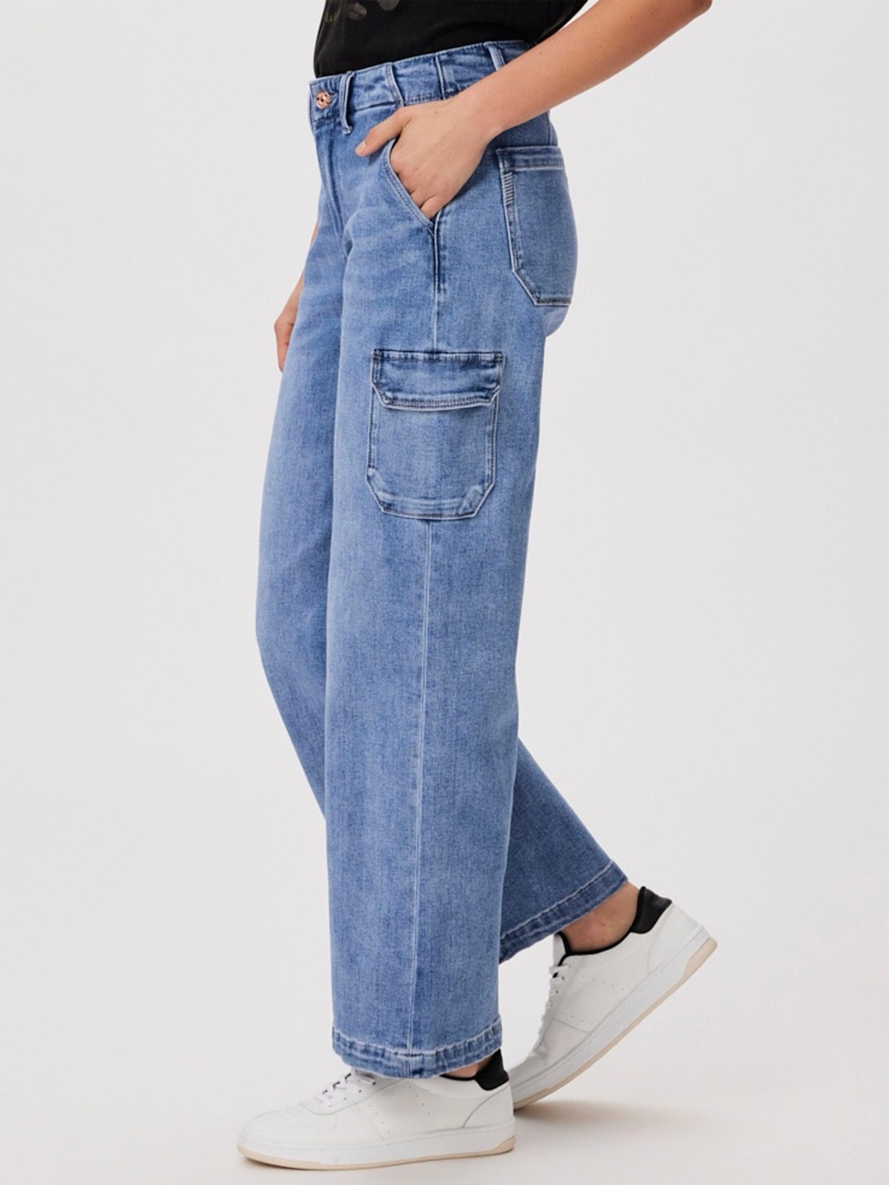 PAIGE Carly Wide Leg Cargo Jeans - Picture 5 of 11